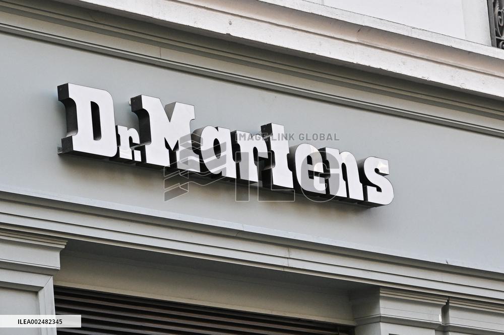 Illustrations Of Commercial Signs And Shops - Lyon