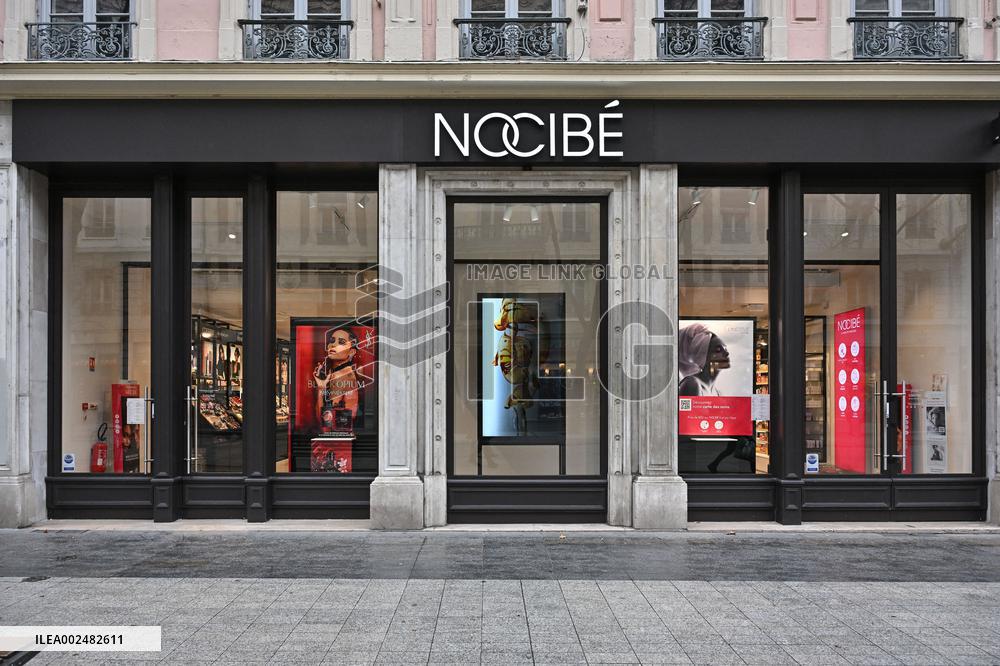 Illustrations Of Commercial Signs And Shops - Lyon