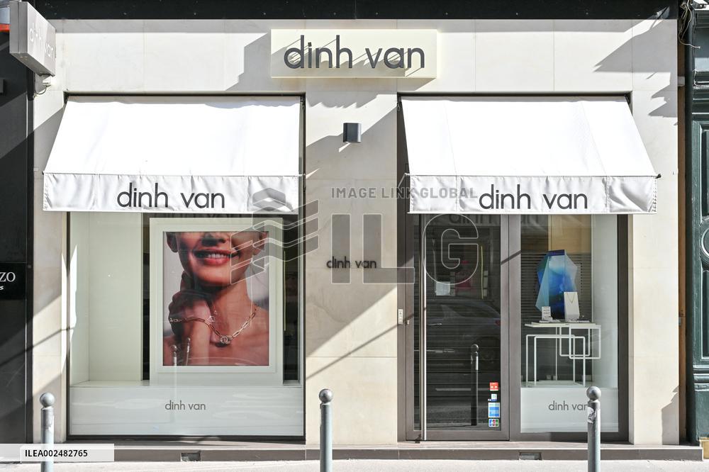 Illustrations Of Commercial Signs And Shops - Lyon