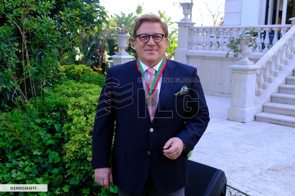 Government awards Herman José the Medal of Cultural Honour
