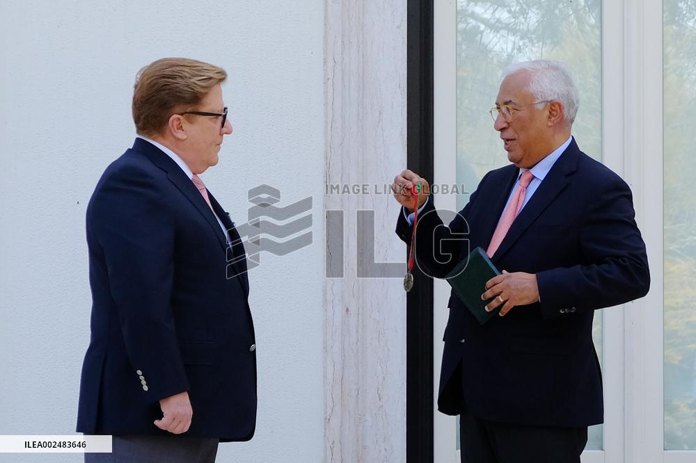 Government awards Herman José the Medal of Cultural Honour