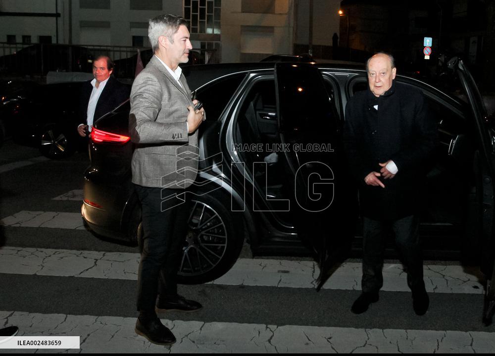 Pinto da Costa in an information session in Rio Tinto.