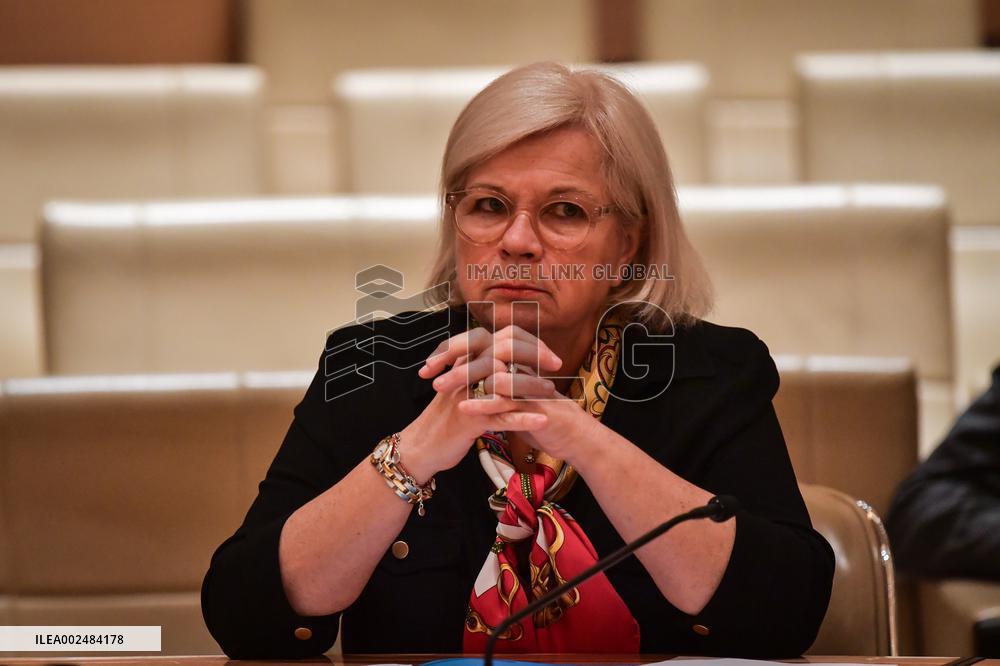 Catherine Vautrin Visits L’Oreal HQs - Clichy-la-Garenne