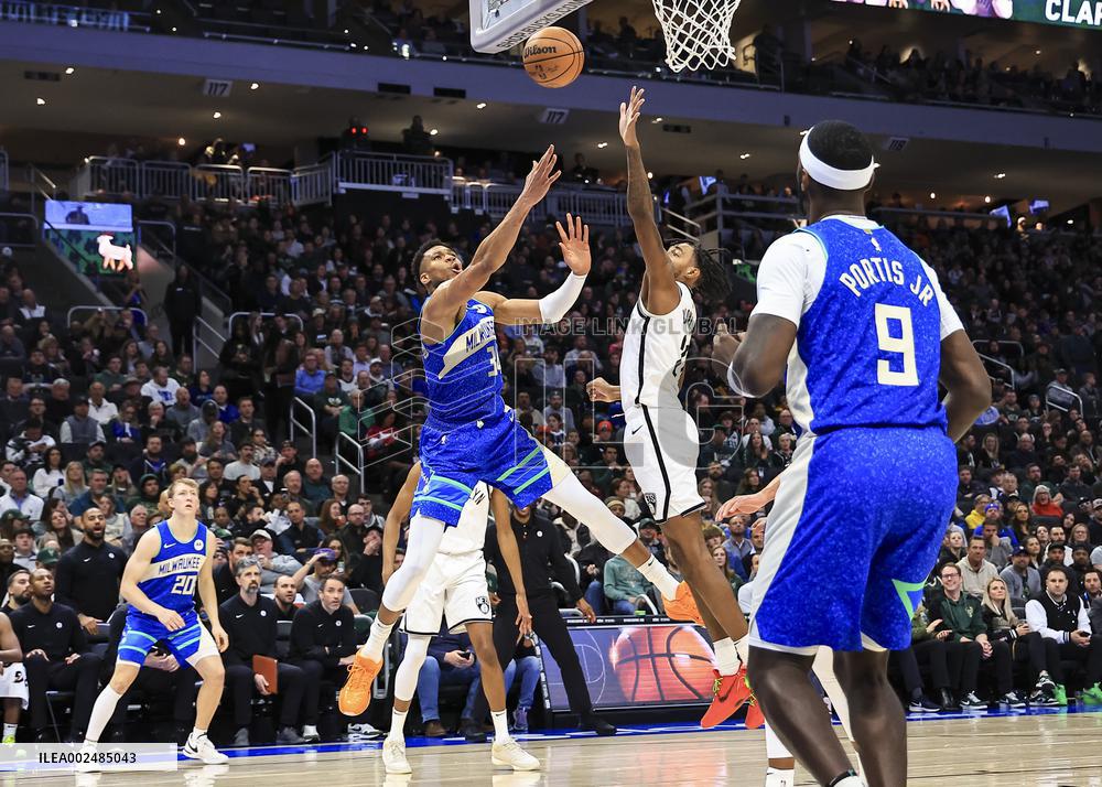 (SP)U.S.-MILWAUKEE-BASKETBALL-NBA-BUCKS VS NETS