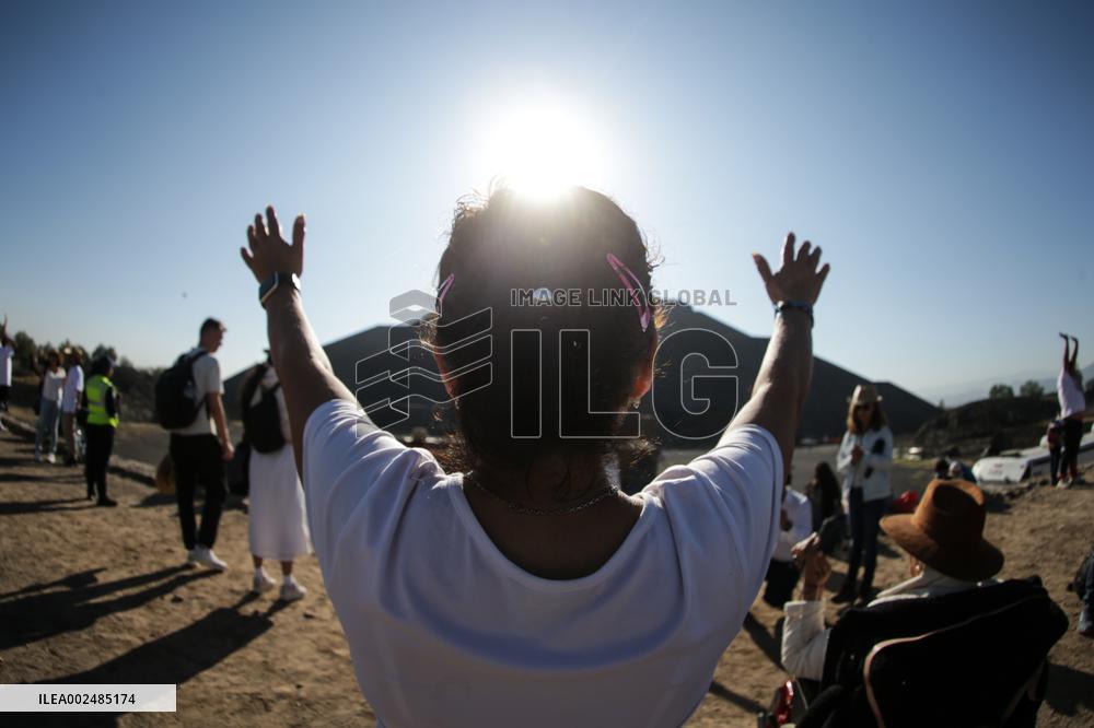 MEXICO-TEOTIHUACAN-SPRING EQUINOX