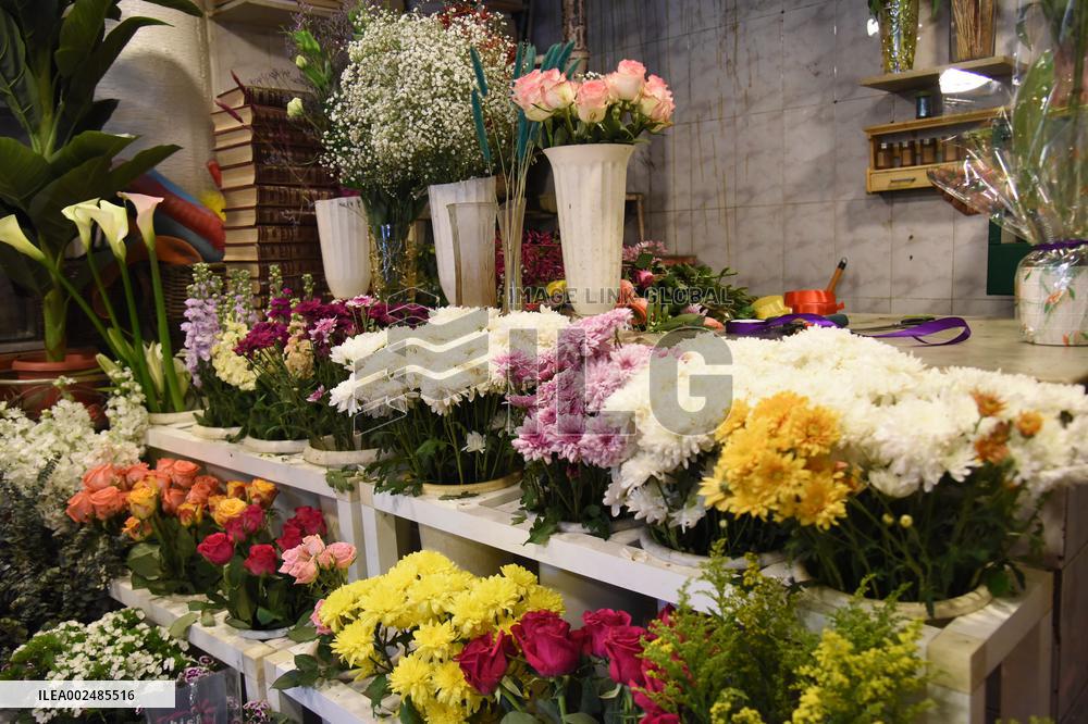 LEBANON-TRIPOLI-MOTHER'S DAY-FLOWERS