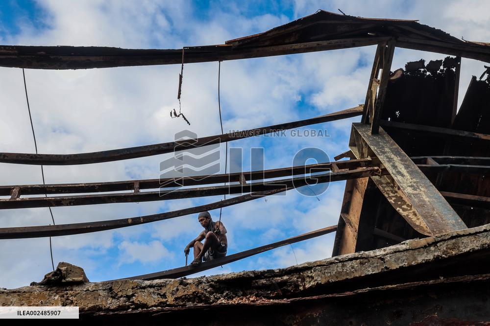 THE PHILIPPINES-MANILA-SLUM AREA-FIRE-AFTERMATH