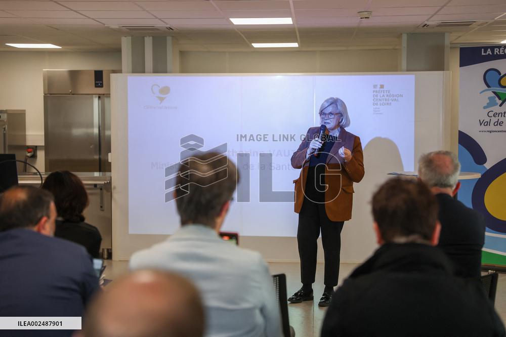 Catherine Vautrin Visits Delpharm Pharmaceutical company in Chambray-les-Tours