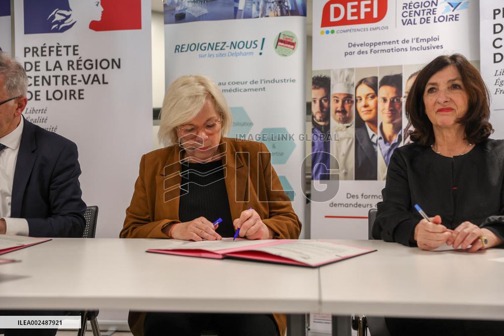 Catherine Vautrin Visits Delpharm Pharmaceutical company in Chambray-les-Tours