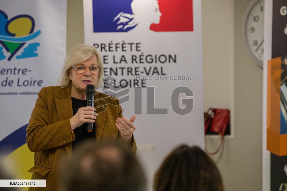 Catherine Vautrin Visits Delpharm Pharmaceutical company in Chambray-les-Tours