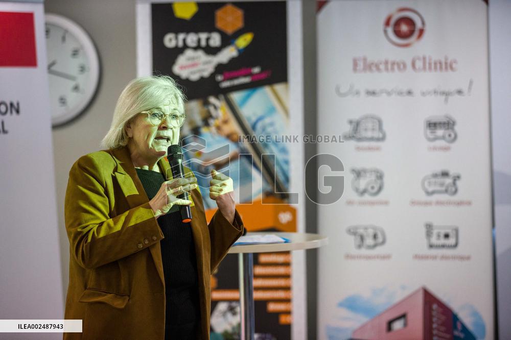 Catherine Vautrin Visits Delpharm Pharmaceutical company in Chambray-les-Tours