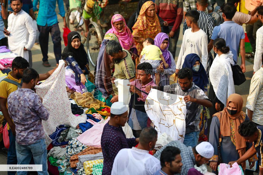 Markets overflow with Eid customers in Dhaka