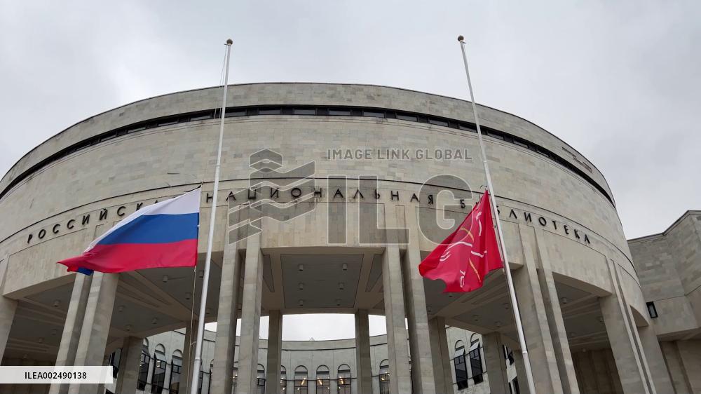 People in St. Petersburg mourn victims of Moscow terrorist attack