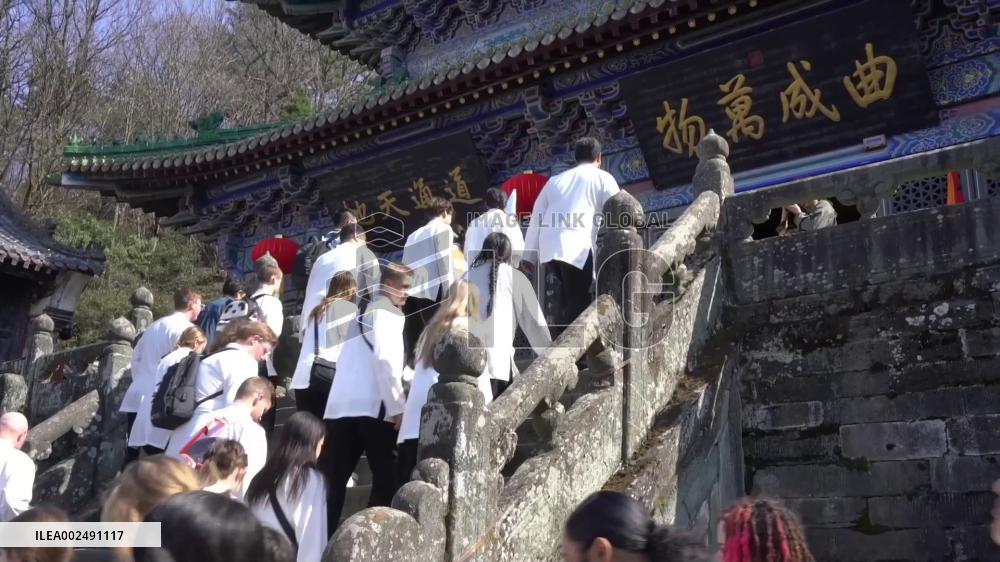 U.S. teens explore China's Wudang Mountains, embrace Tai Chi experience