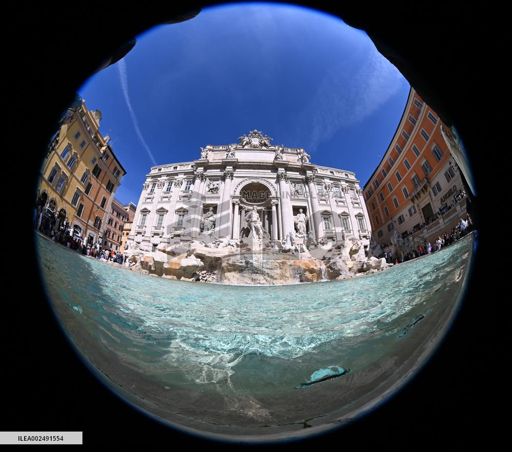 ITALY-ROME-TREVI FOUNTAIN-TOURISM