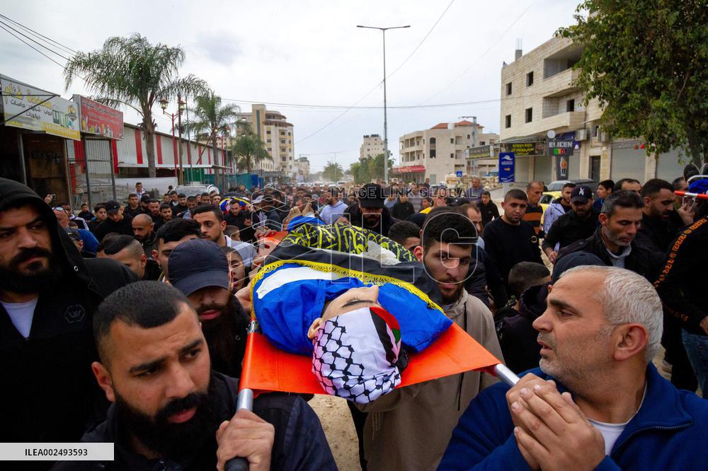 Israeli Raid Kills Four Palestinians - West Bank