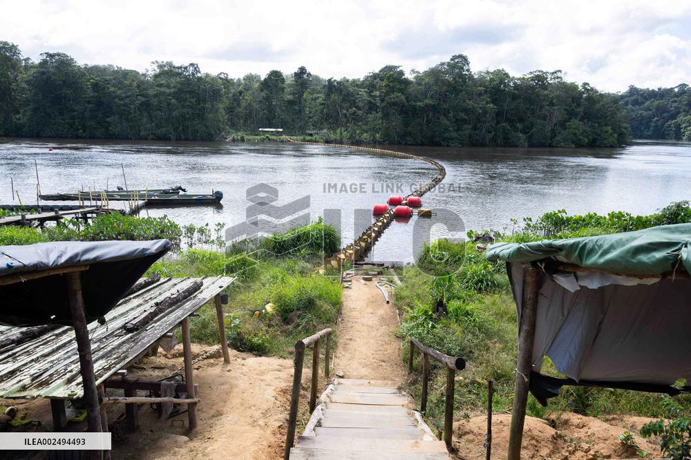 River Checkpoint At Saut Tourepe On The Approuague River - French Guiana