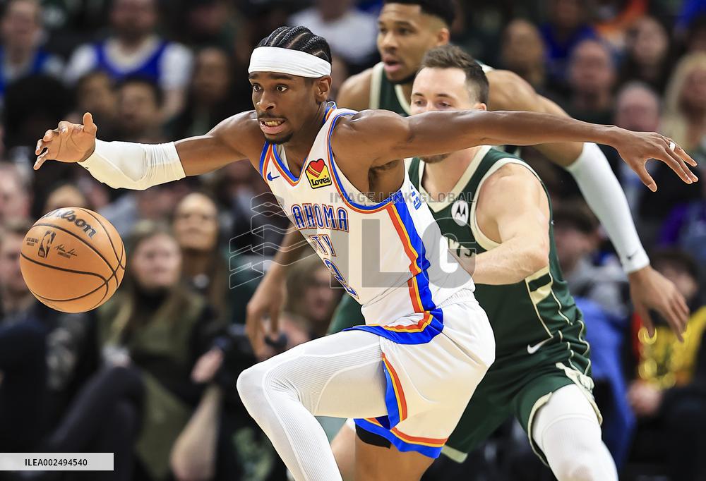 (SP)U.S.-MILWAUKEE-BASKETBALL-NBA-MILWAUKEE BUCKS VS OKLAHOMA CITY THUNDER