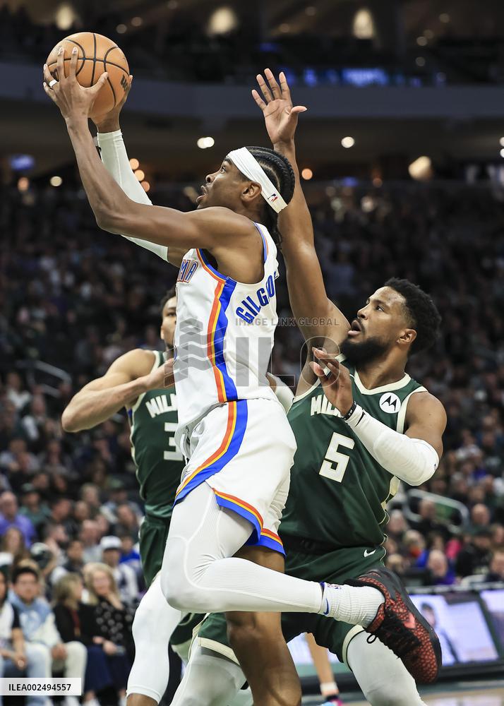 (SP)U.S.-MILWAUKEE-BASKETBALL-NBA-MILWAUKEE BUCKS VS OKLAHOMA CITY THUNDER