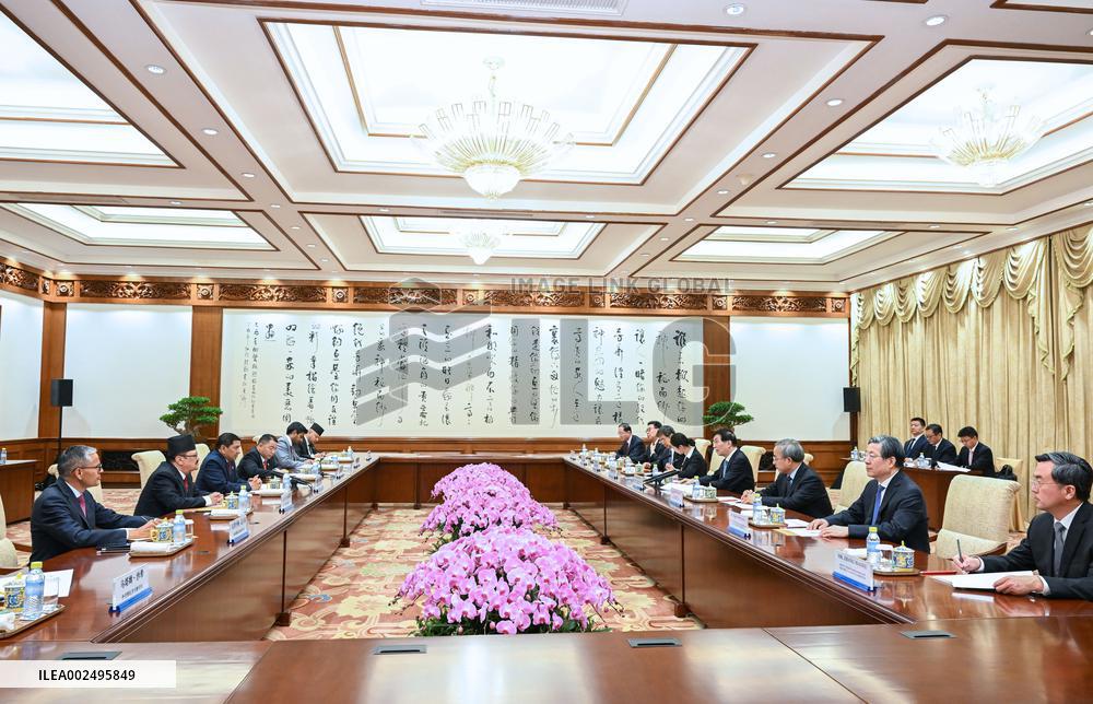 CHINA-BEIJING-WANG HUNING-NEPAL-FM-MEETING (CN)