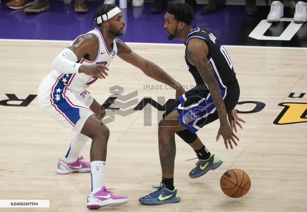 (SP)U.S.-SACRAMENTO-BASKETBALL-NBA-KINGS VS 76ERS