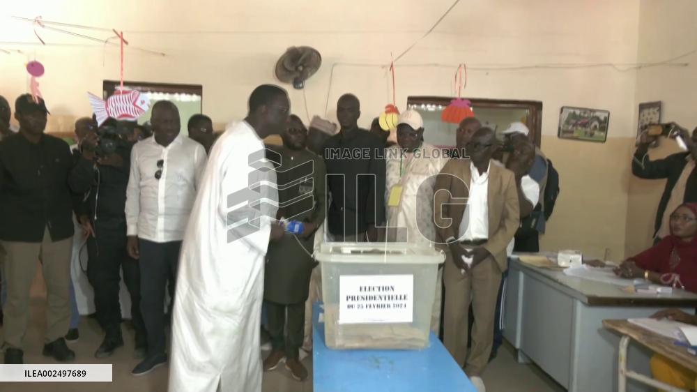Senegal's ruling coalition candidate congratulates Bassirou Diomaye Faye on winning presidential election