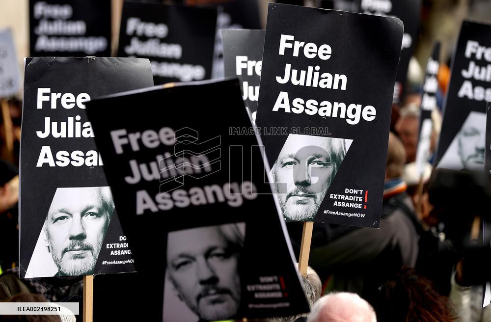 BRITAIN-LONDON-ASSANGE-HIGH COURT-EXTRADITION