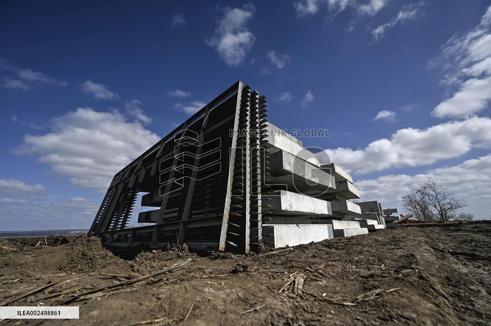 Fortifications with protection against FPV drones built in Zaporizhzhia region