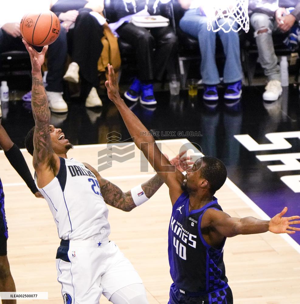 (SP)U.S.-SACRAMENTO-BASKETBALL-NBA-KINGS VS MAVERICKS