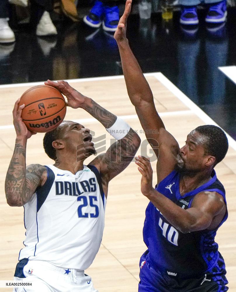 (SP)U.S.-SACRAMENTO-BASKETBALL-NBA-KINGS VS MAVERICKS