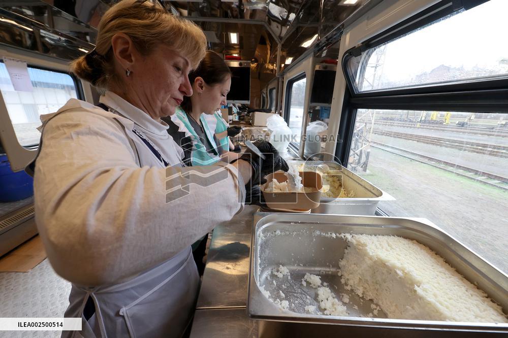 Food Train in Kharkiv affected by power outages