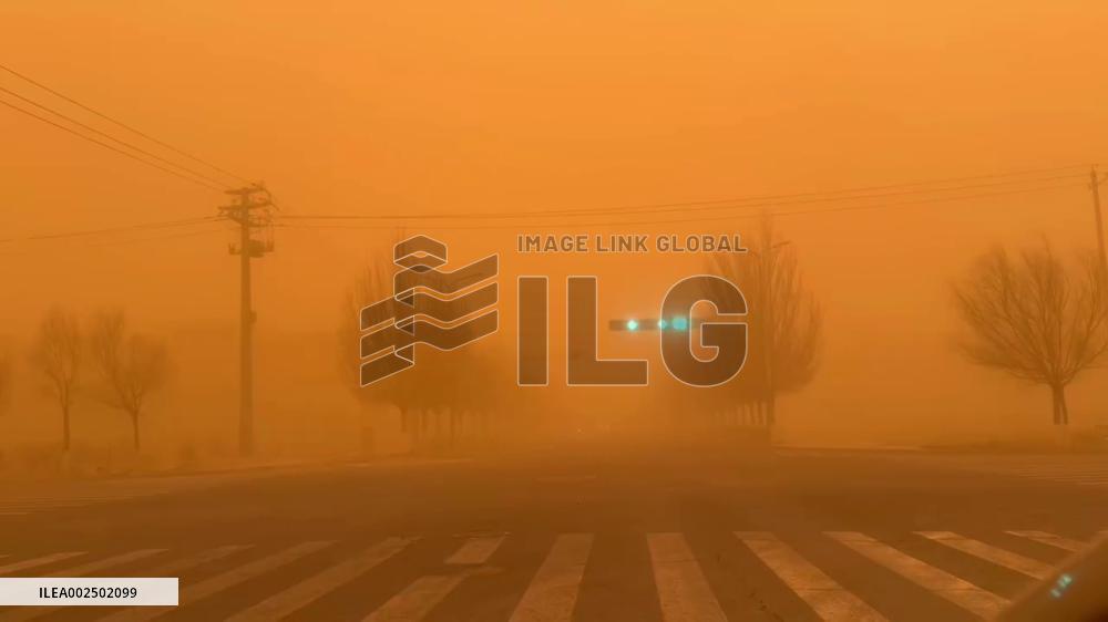 China renews yellow alert for sandstorms