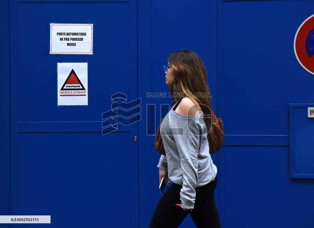 France Raises Terror Alert Level - Paris