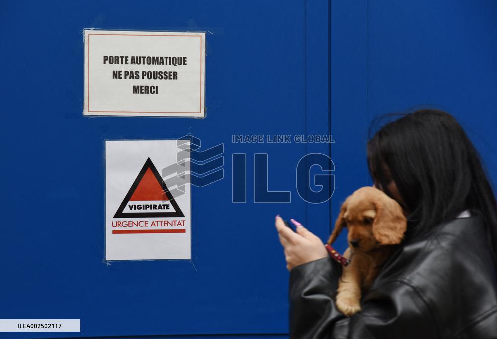 France Raises Terror Alert Level - Paris