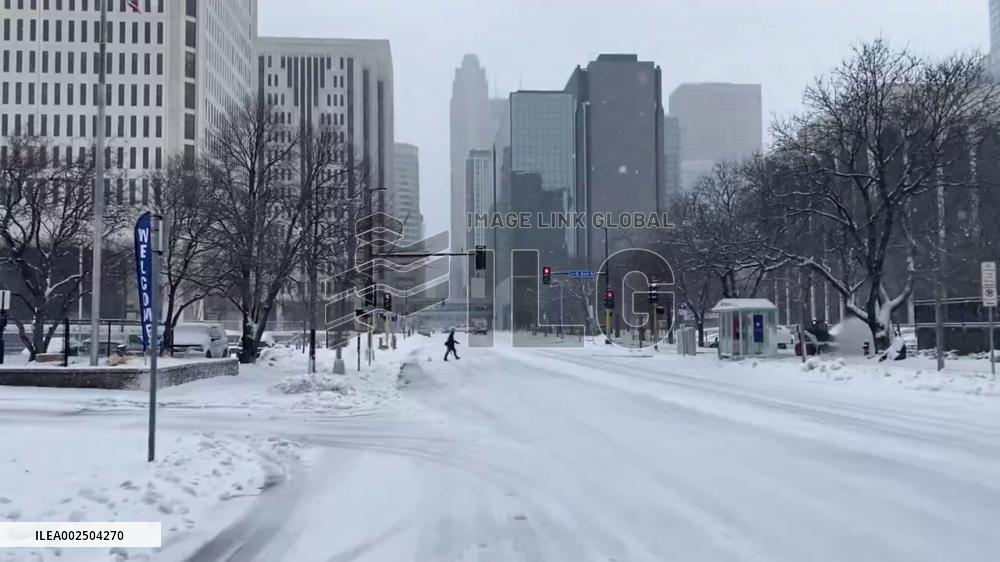 US: Powerful Storm Batters Great Plains Causing Blizzard Conditions 2