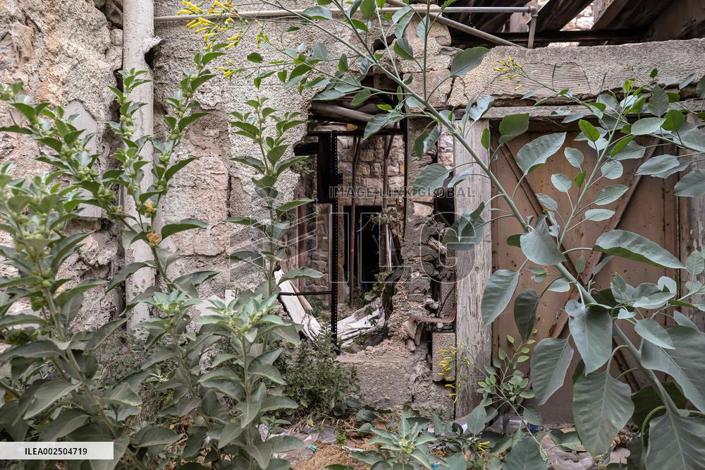 Palestinian Deserted Homes