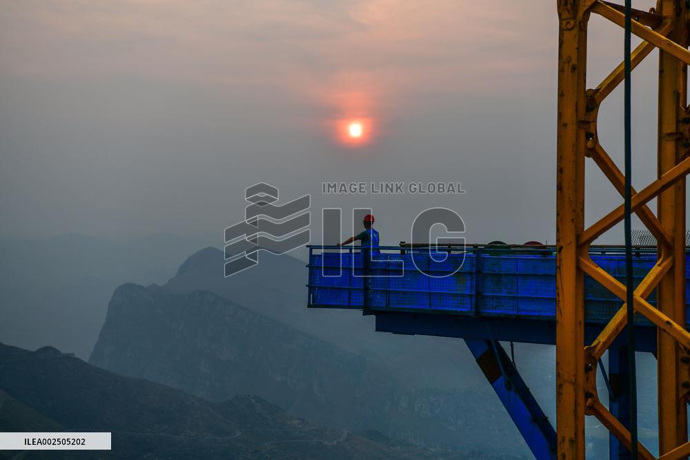 CHINA-GUIZHOU-HUAJIANG GRAND CANYON BRIDGE-CONSTRUCTION (CN)