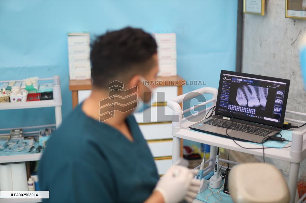 MIDEAST-GAZA-TEMPORARY CLINIC