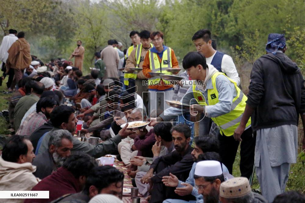 PAKISTAN-ISLAMABAD-CHINESE VOLUNTEERS-RAMADAN-IFTAR