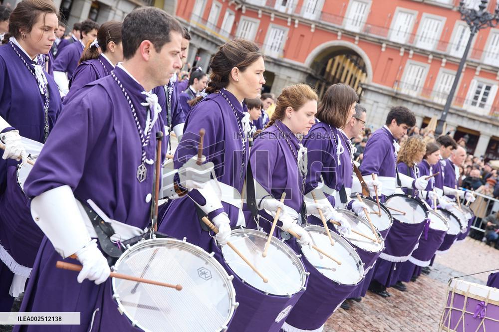 The tamborrada closes Easter Week - Madrid