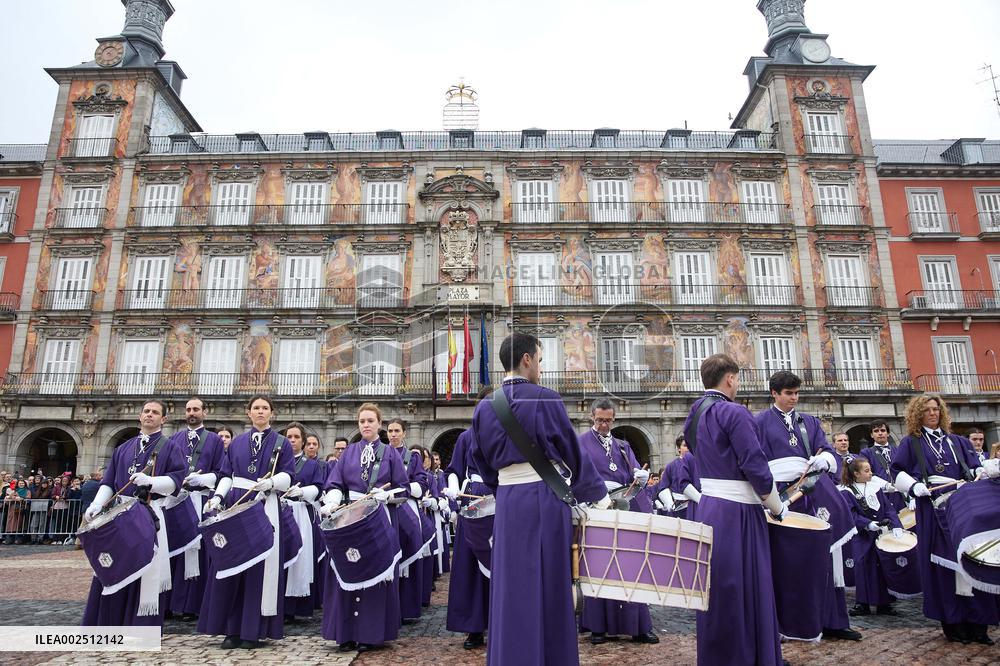 The tamborrada closes Easter Week - Madrid