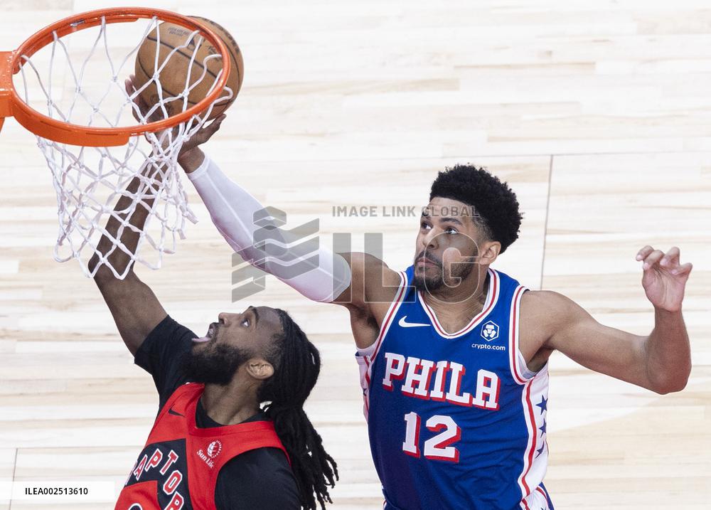 (SP)CANADA-TORONTO-BASKETBALL-NBA-76ERS VS RAPTORS