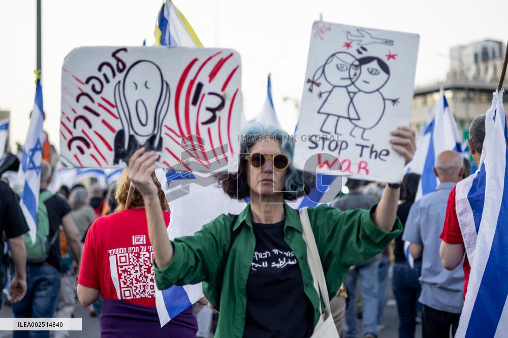Tens of thousands take part in antigovernment protests - Jerusalem