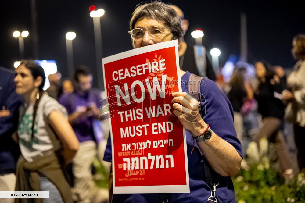 Tens of thousands take part in antigovernment protests - Jerusalem