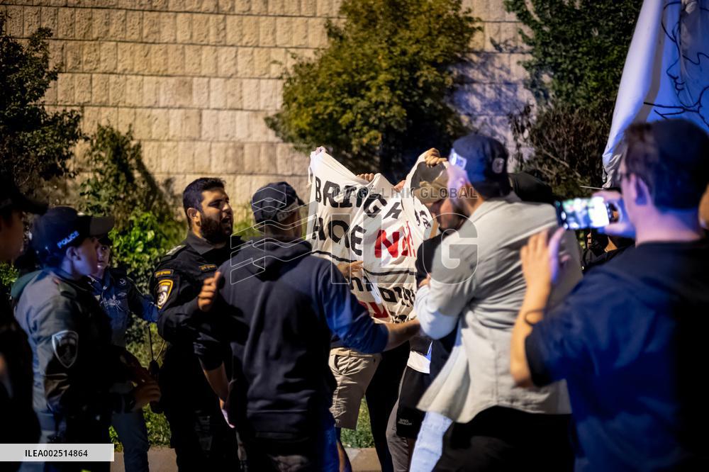 Tens of thousands take part in antigovernment protests - Jerusalem