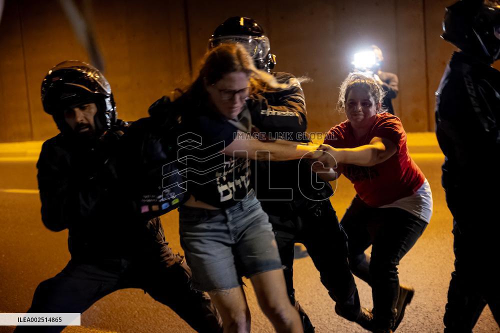 Tens of thousands take part in antigovernment protests - Jerusalem