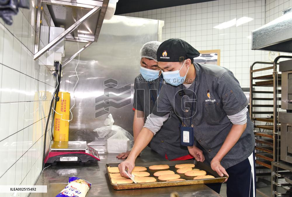 (ChineseToday)CHINA-GUANGDONG-SHENZHEN-AUTISTIC YOUTH (CN)