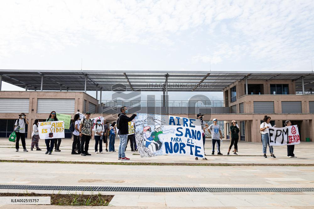 Community Protest Against Air Pollution in Bello Antioquia
