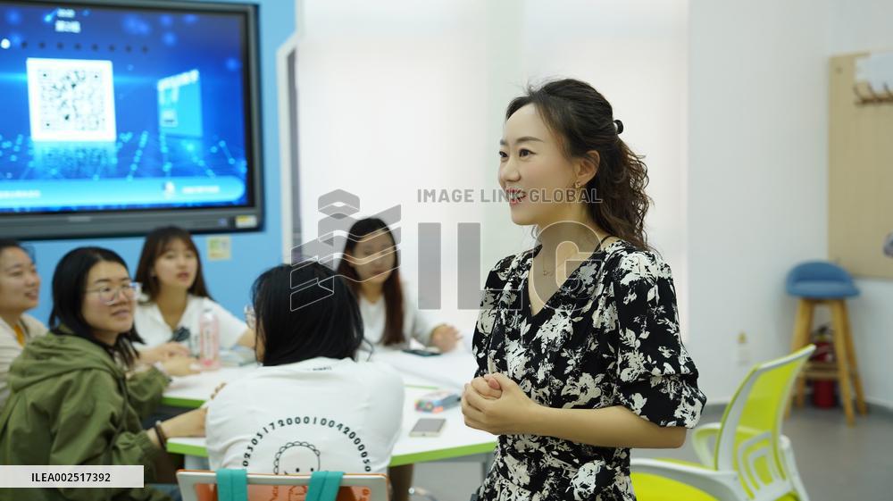 CHINA-TIANJIN-COLLEGE STUDENTS-LOVE COURSE (CN)