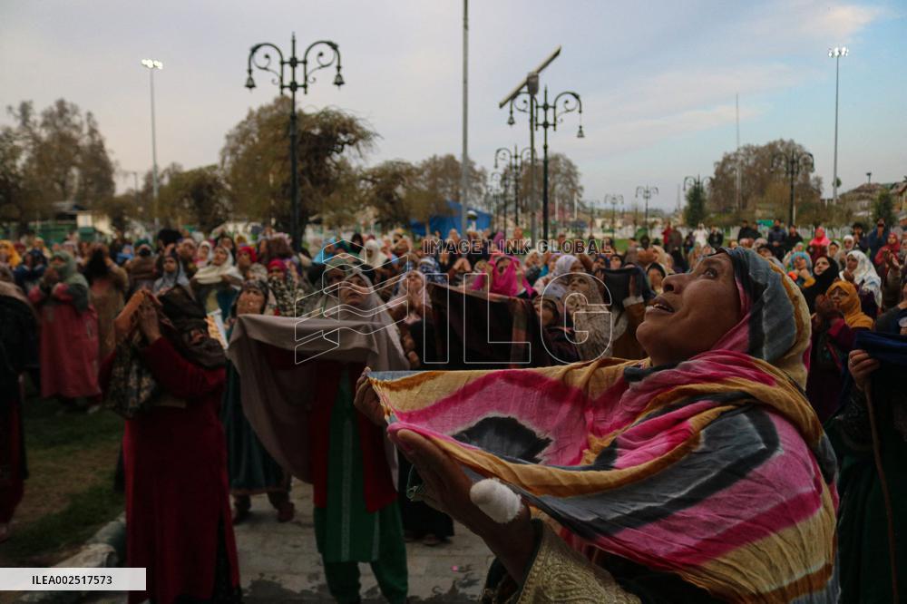 Prayers For Death Anniversary Of Hazrat Ali - India